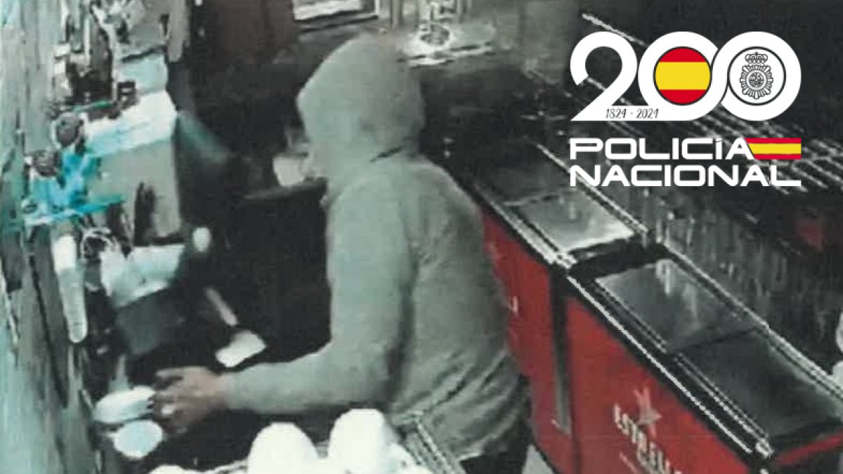 Imagen de los ladrones captada por una cámara de seguridad.