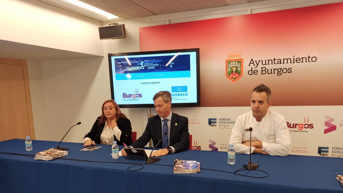 María Dolores Rivero, César Barriada y Alfonso Camarero.