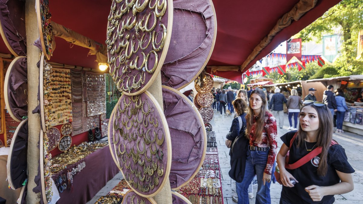 El mercado medieval cuenta con 130 puestos