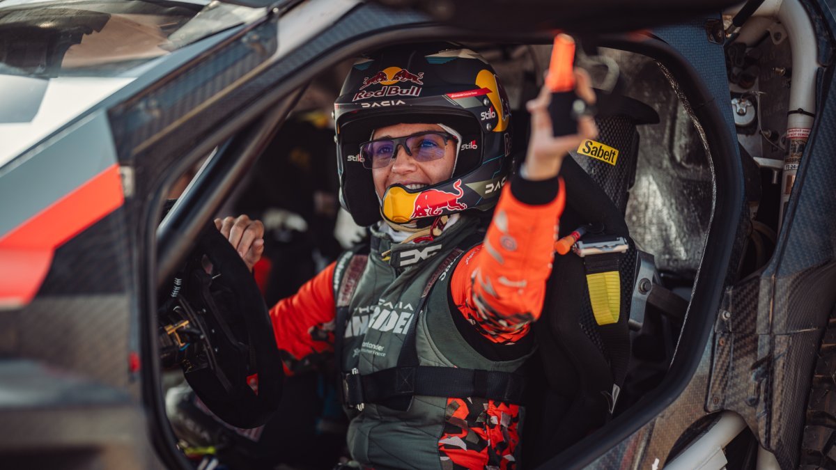 Cristina Gutiérrez, a bordo de su vehículo.