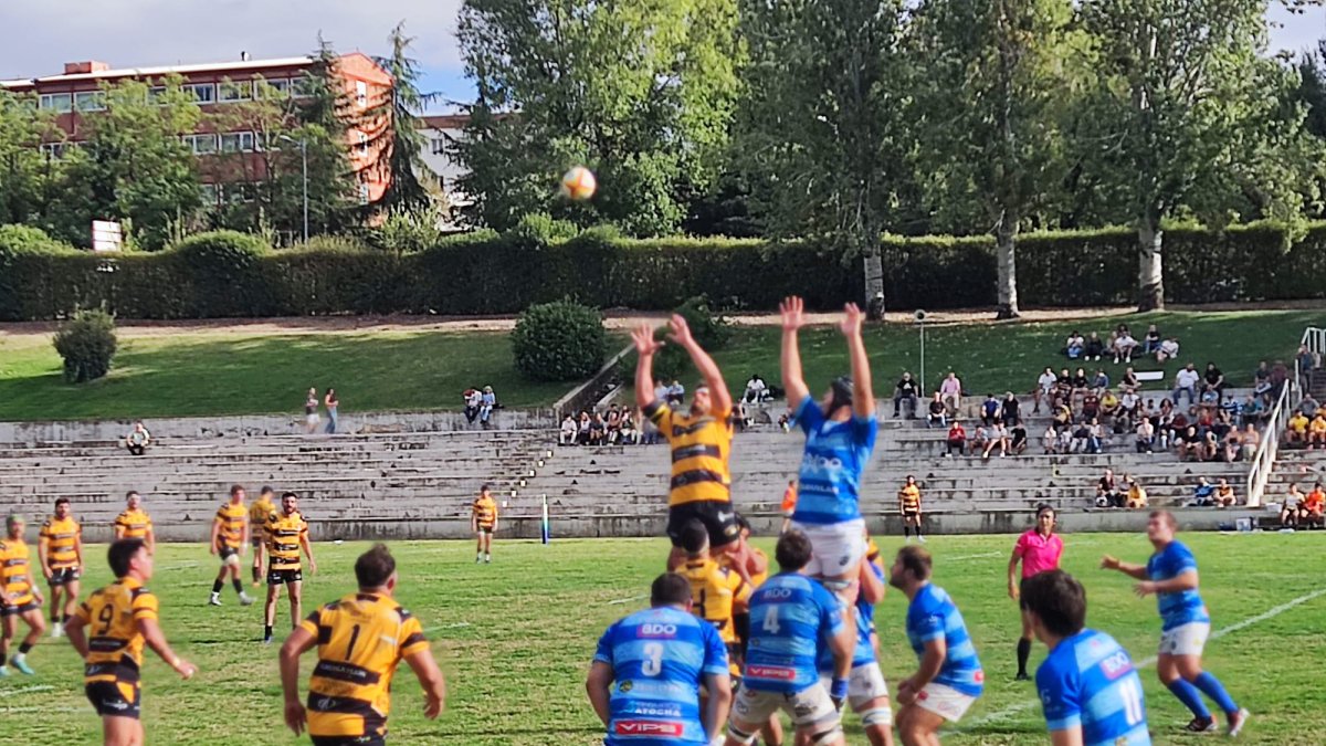 Imagen del partido entre el Cisneros y el Recoletas Burgos Caja Rural