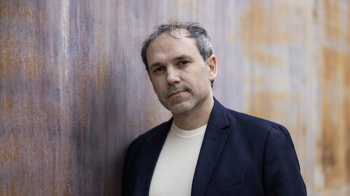 Luis Zueco regresa a Burgos para presentar su última novela, ‘El mapa de un mundo nuevo’.