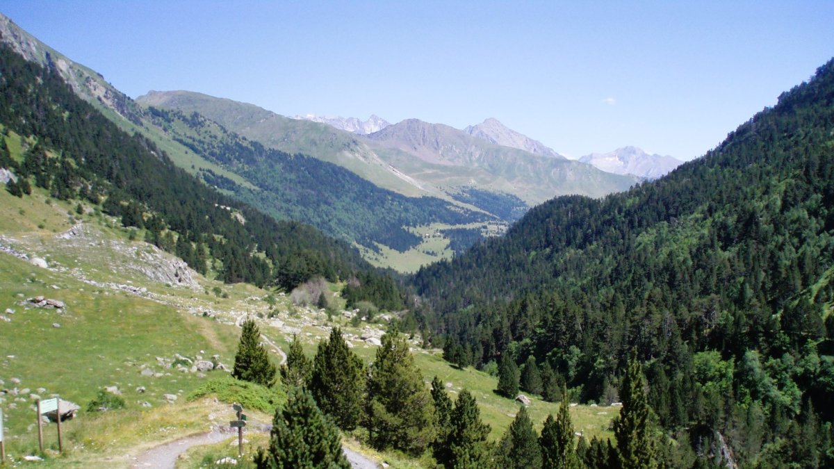 Vistas del valle desde el Refugio de Estós.