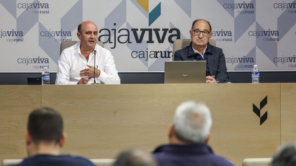 Javier Leal (Caja Rural) y Gabriel Villamayor (Itacyl) expusieron ayer los resultados de los Campos de Ensayo.