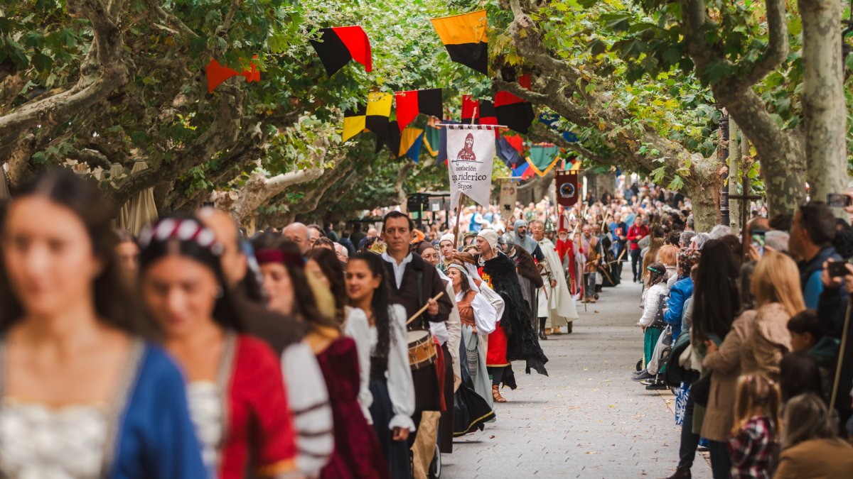 El desfile de las huestes del Cid congregó a 8.500 personas.