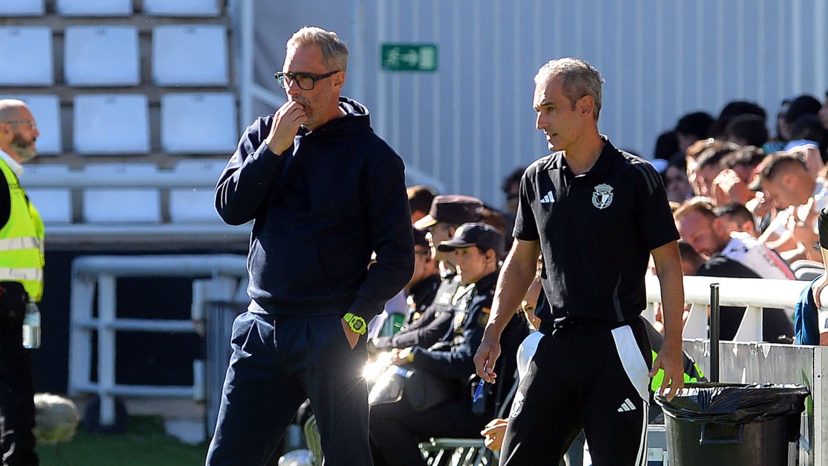 Jon Pérez ‘Bolo’ en la banda de El Plantío en el último partido.