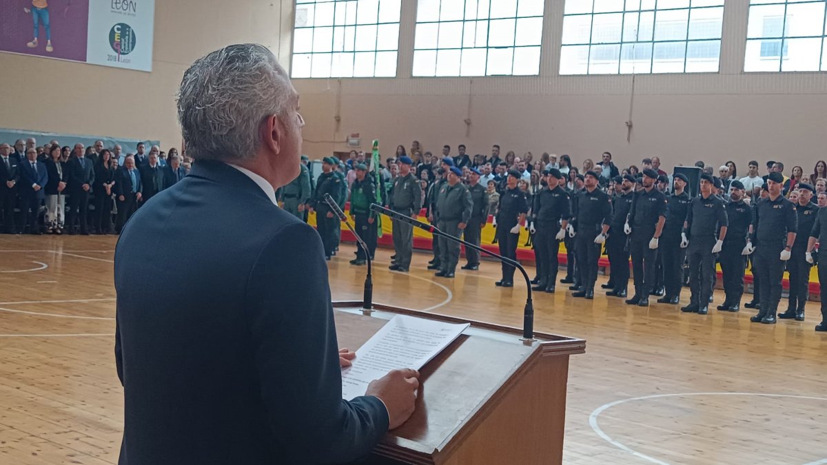 Nicanor Sen en un momento de su intervención en el acto celebrado este sábado en León con motivo del día de la Patrona de la Guardia Civil, la Virgen del Pilar.