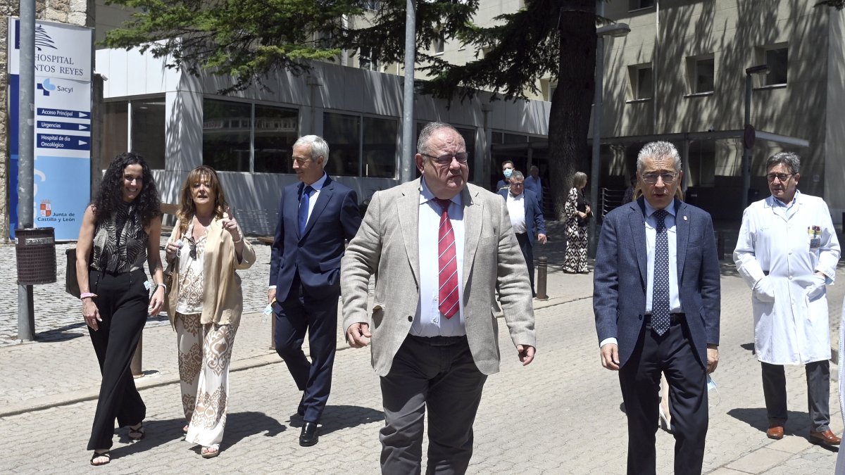 El consejero de Sanidad, Alejandro Vázquez, en el Hospital Santos Reyes de Aranda de Duero.