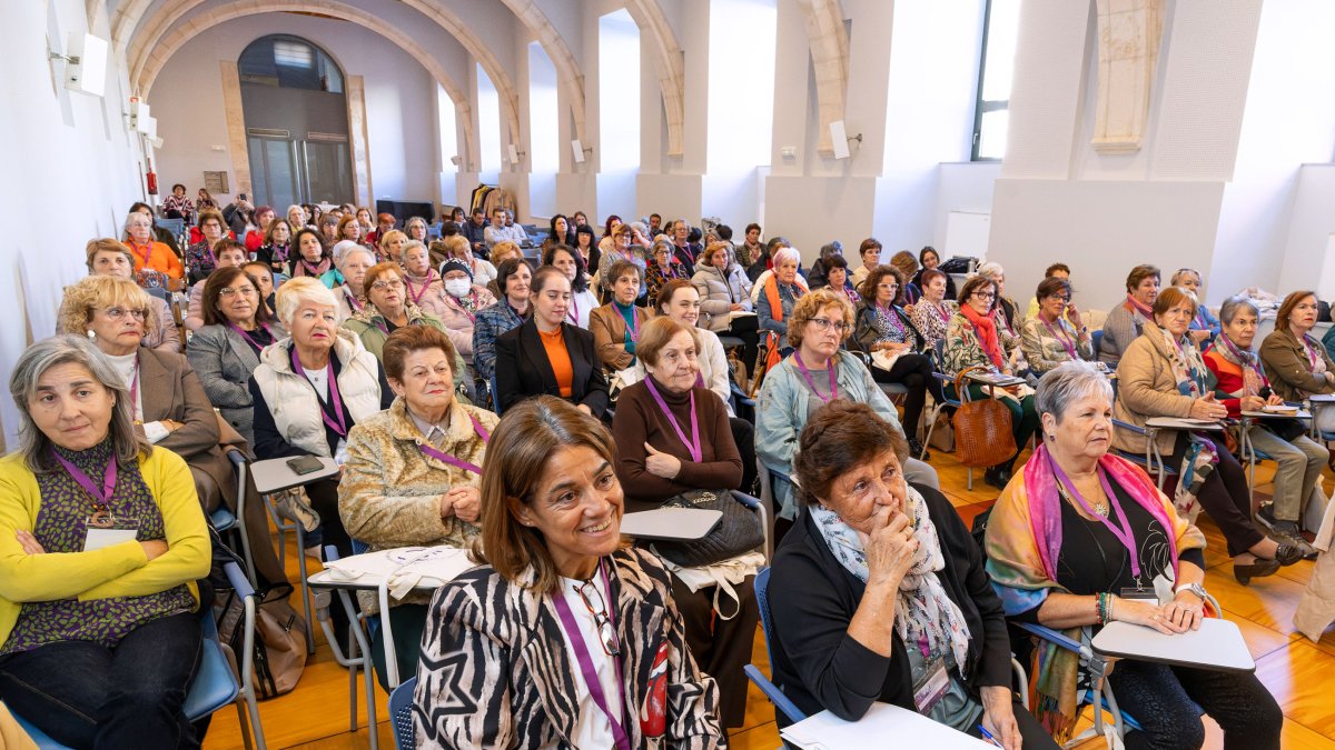 Mas de 100 participantes acudieron a este encuentro.
