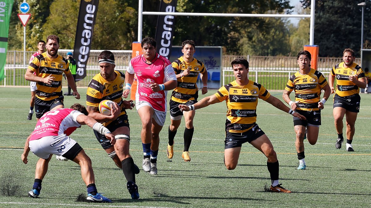 Imagen del partido entre el Recoletas Burgos Caja Rural y VRAC.