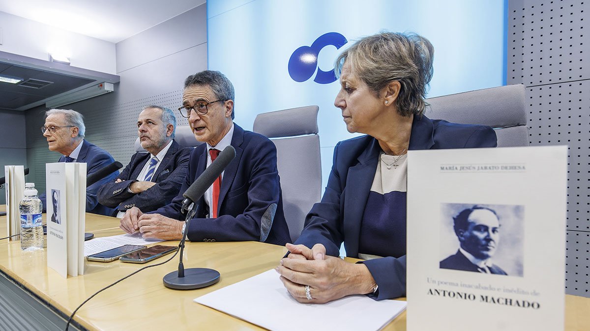 De i. a d.: Jesús Marcos, René Jesús Payo, Emilio de Domingo y María Jesús Jabato, en la presentación del libro.