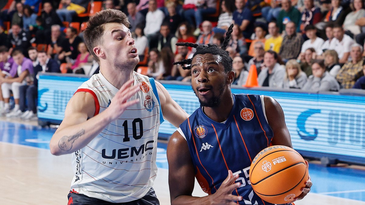 Imagen del partido entre el Grupo Ureta Tizona Burgos y Valladolid.