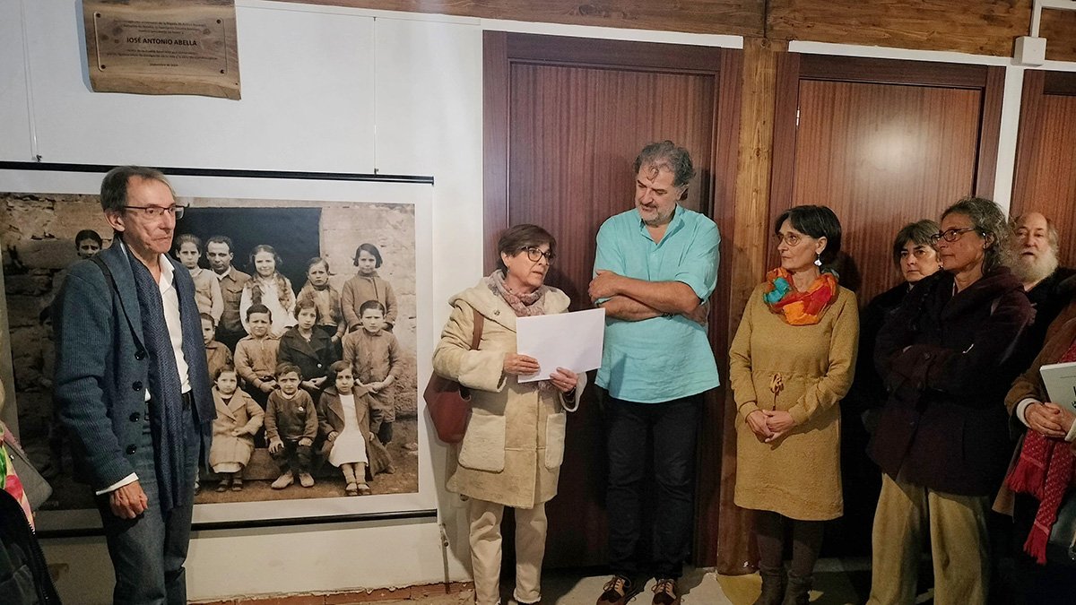 María Jesús Martín, viuda de Abella, saludó a los asistentes al comienzo del acto.