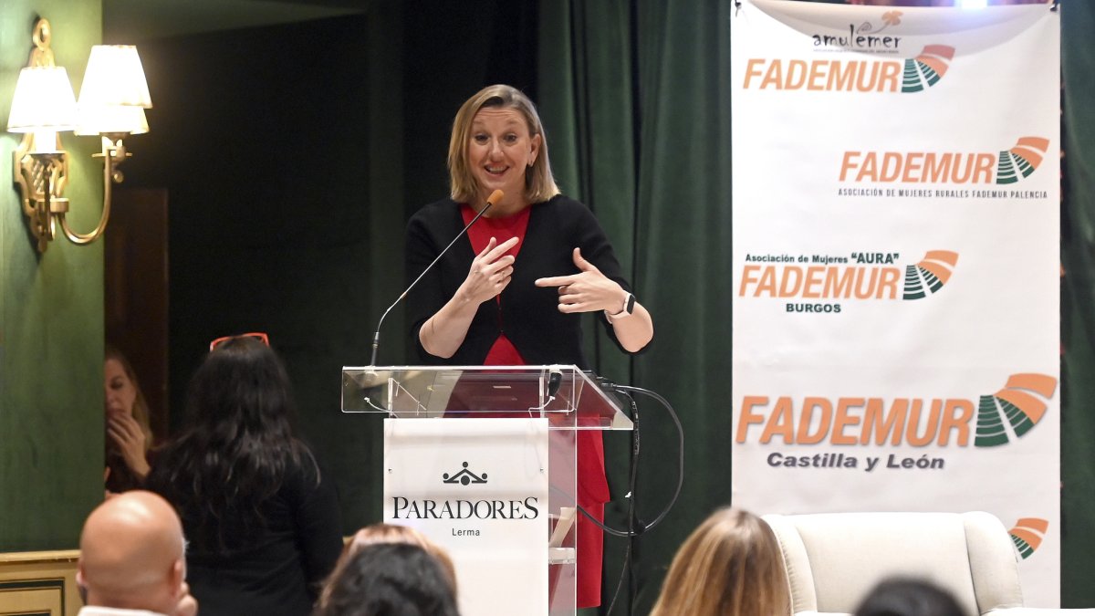 La vicepresidenta de la Junta de Castilla y León y consejera de Familia e Igualdad de Oportunidades, Isabel Blanco, participa en la inauguración de la jornada Mujer y liderazgo: el asociacionismo como herramienta dinamizadora