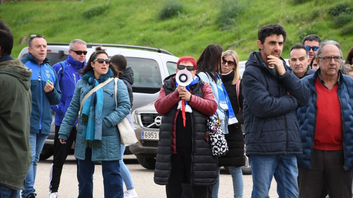 Unión Arandina convocó a concentrarse durante los primeros 10 minutos de los partidos del juvenil y el primer equipo.