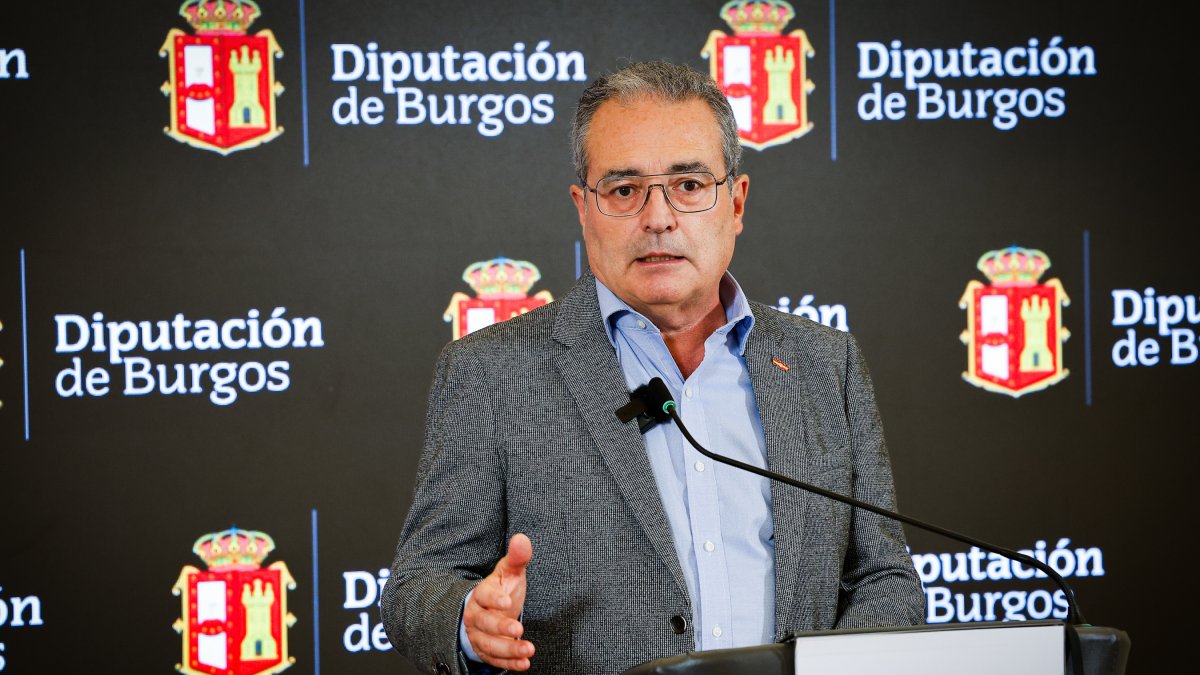El portavoz de Vox en la Diputación, Ángel Martín.