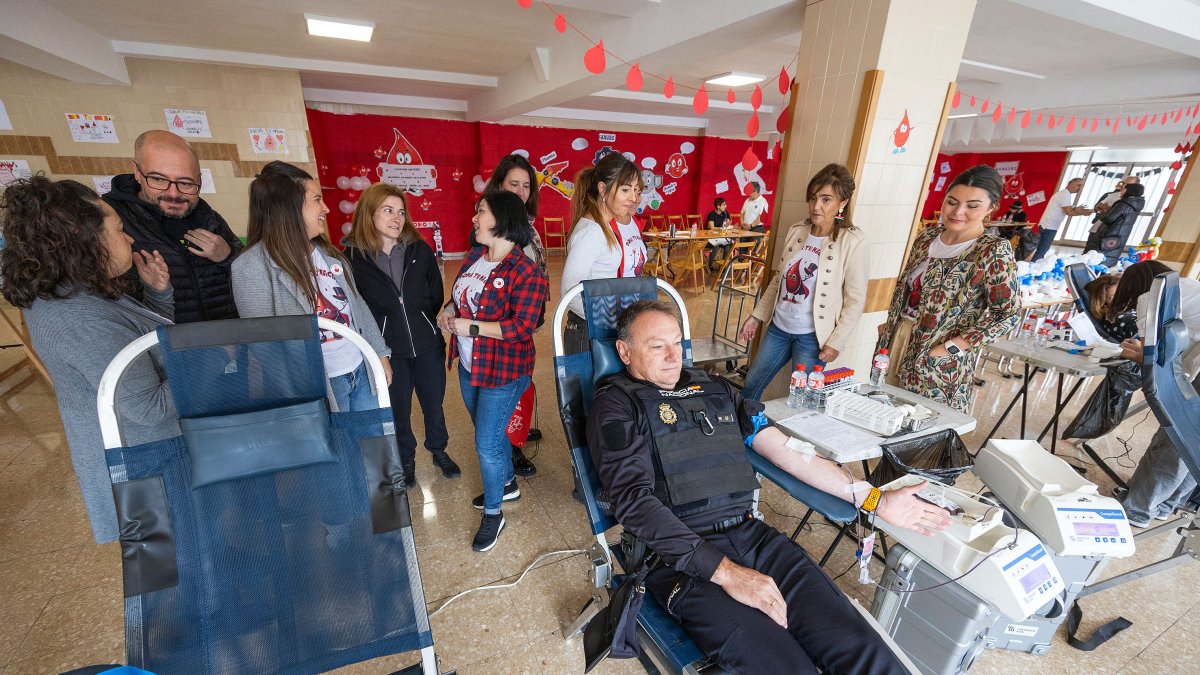 La solidaridad bullía en el salón habilitado para esta jornada masiva de donación de sangre.
