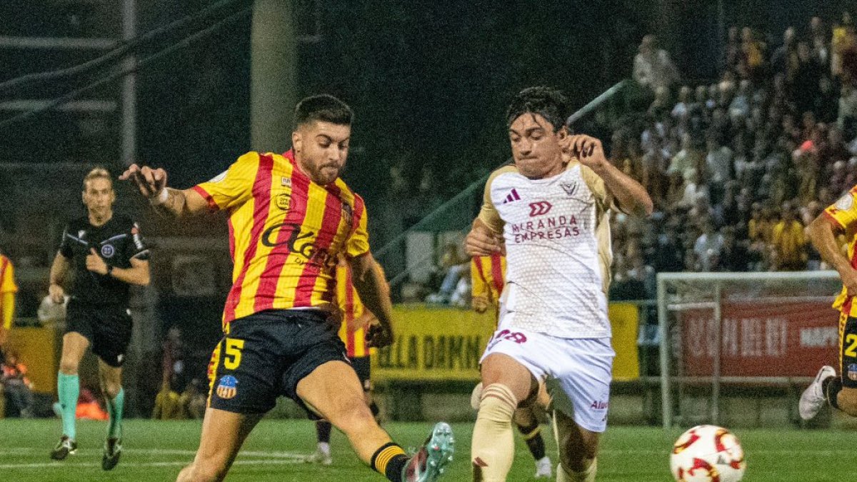 Imagen del partido entre el Sant Andreu y el CD Mirandés.