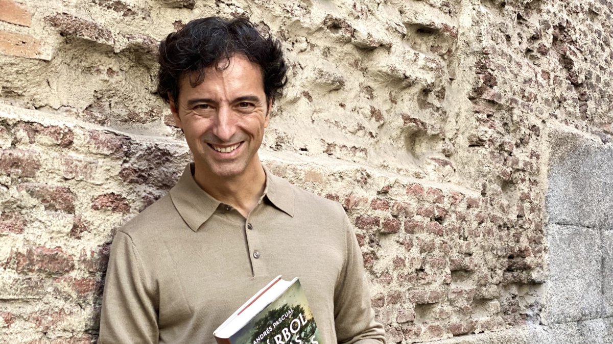 Andrés Pascual presenta su nuevo libro el lunes 4 en la librería Hijos de Santiago Rodríguez