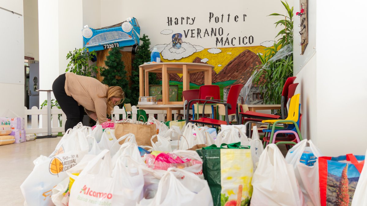 En Burgos también se han habilitado ya numerosos puntos de recogida de alimentos, productos de limpieza y agua.