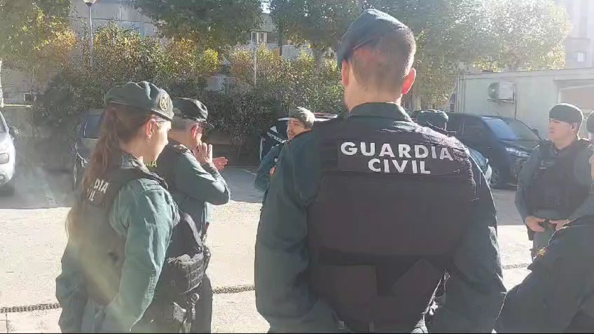 Imagen de agentes de la Comandancia de Burgos que se desplazarán a Valencia.
