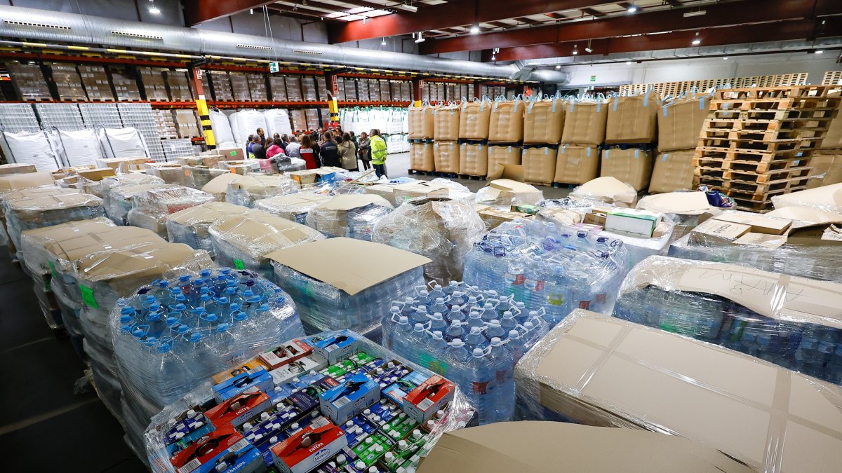 La mercancía reunida durante este fin de semana está lista para salir camino a la Comunidad Valenciana.