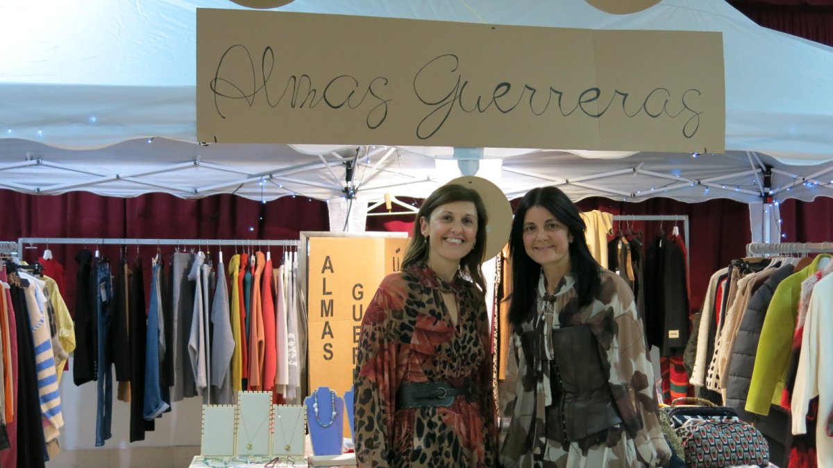 Raquel y Rosa acaban de abrir una tienda de moda y complementos artesanos en Cilleruelo de Abajo