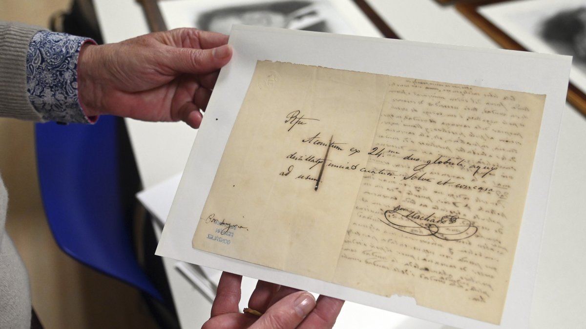Documentos de la familia Machado de la Institución Fernán González en Burgos