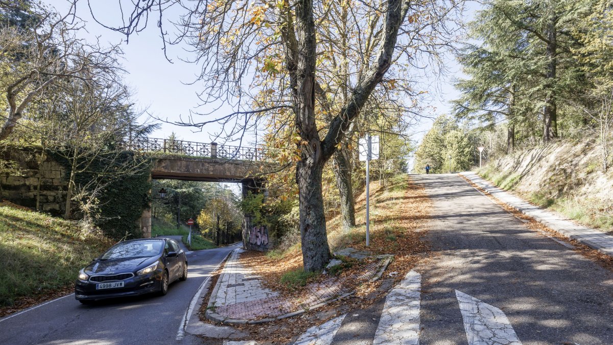Vista del puente del Castillo y de la confluencia entre las calles Murallas y Corazas.