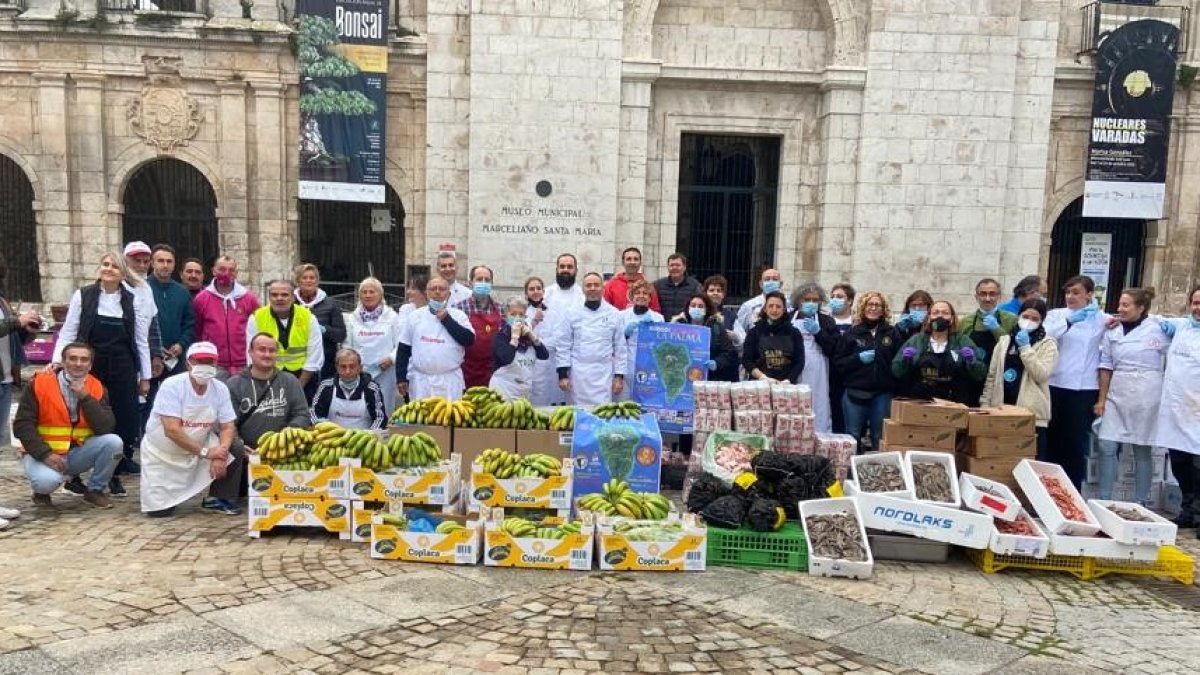 La asociación de cocineros ya realizó una paella solidaria para ayudar a los afectados por la erupción del volcán de La Palma.