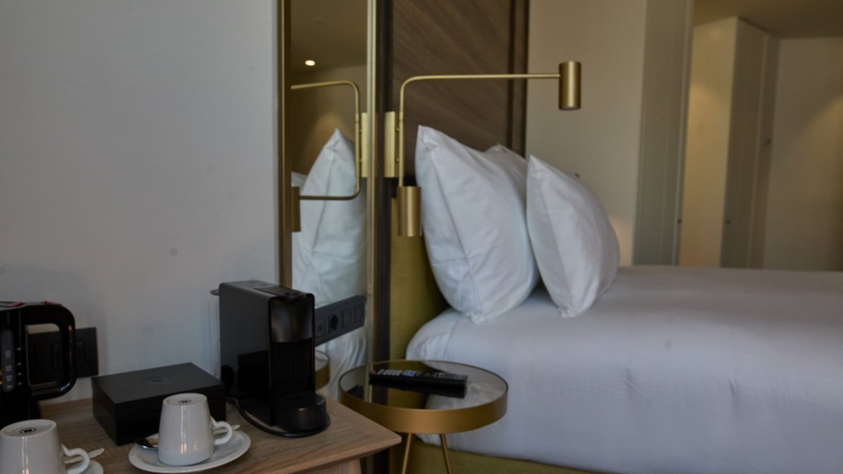 Archivo - Foto de archivo de la habitación de un hotel.