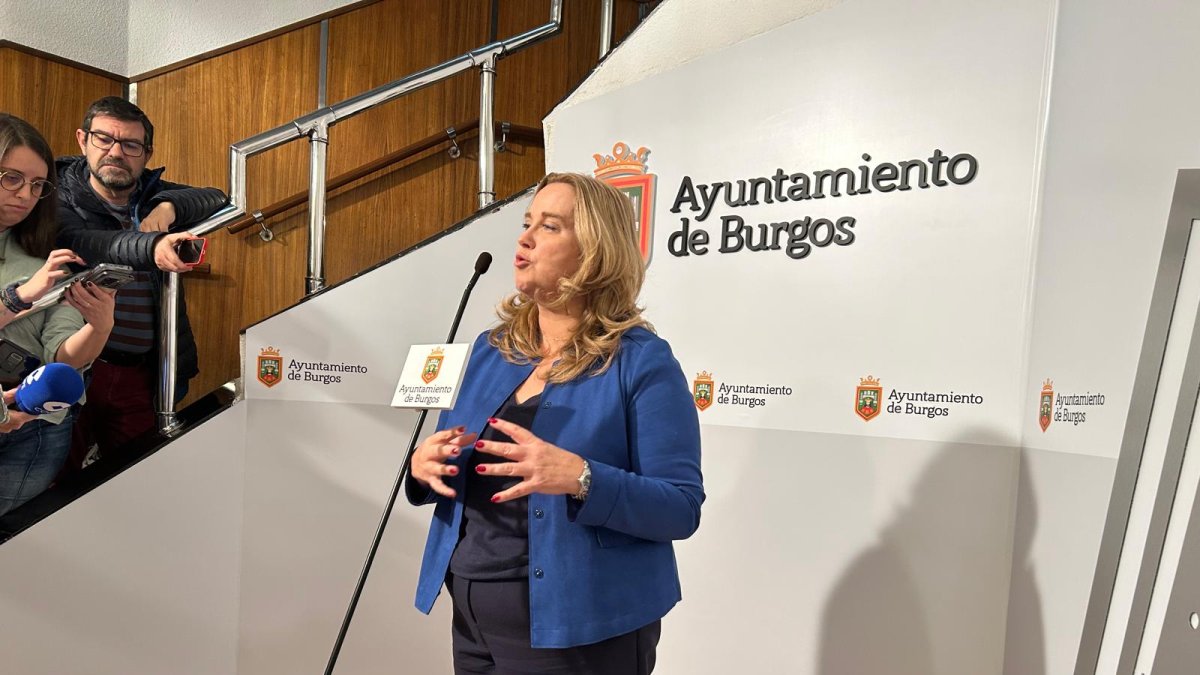 Ayala anunció tras el pleno de presupuestos la fecha de la sesión extraordinaria para presentar la cuestión de confianza.