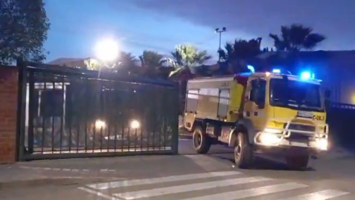 Medios de la JCyL dejando Valencia.