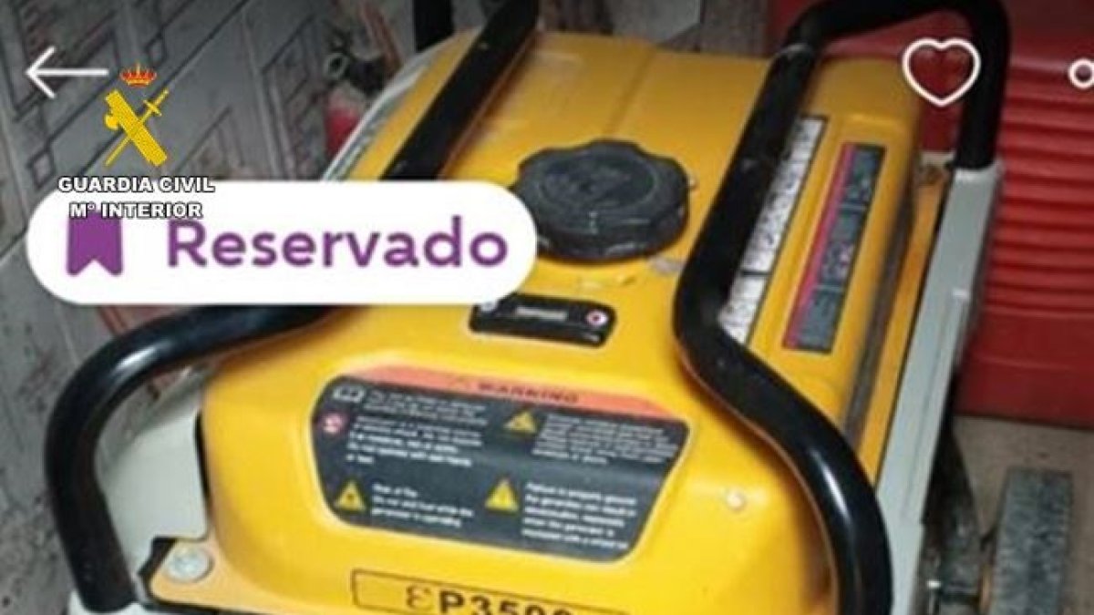 Tres detenidos tras robar un generador en Fuensaldaña y ofertarlo con una con una foto del lugar del delito .