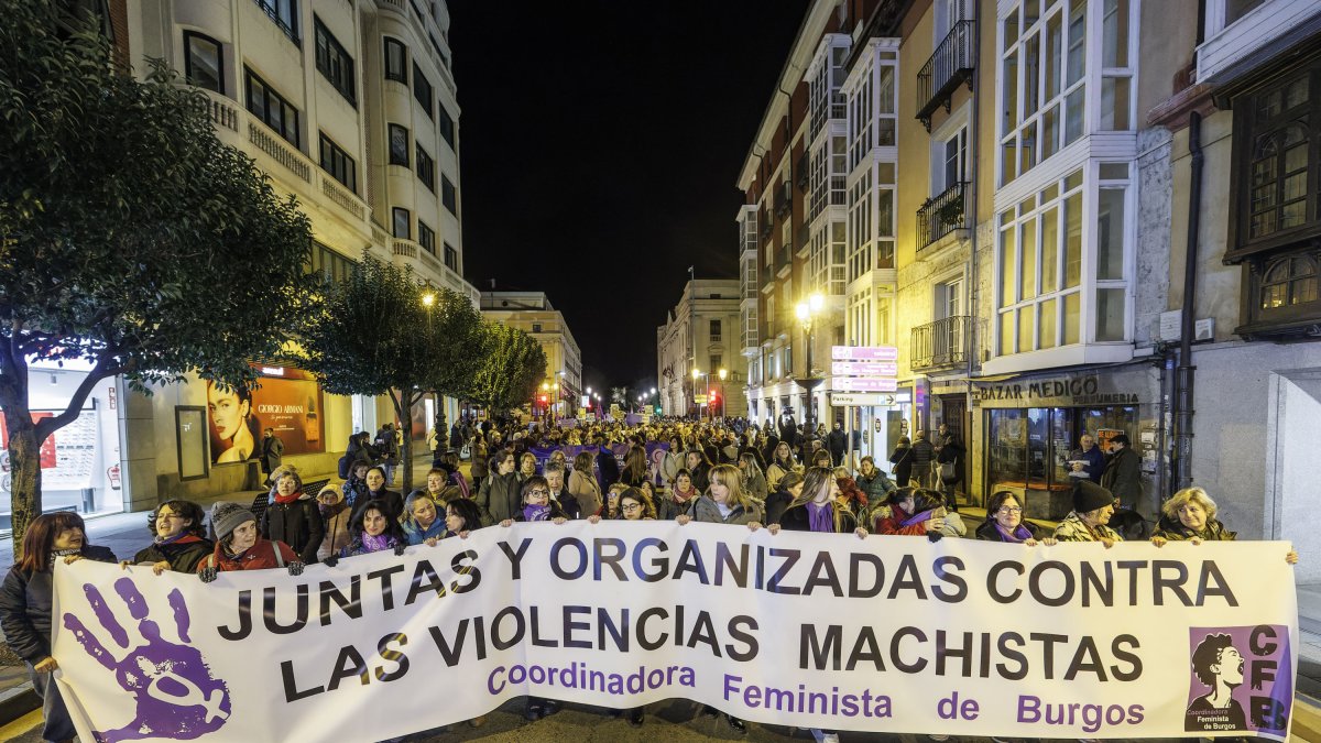Manifestación en Burgos por el Día Internacional de la Eliminación de la Violencia contra la Mujer.