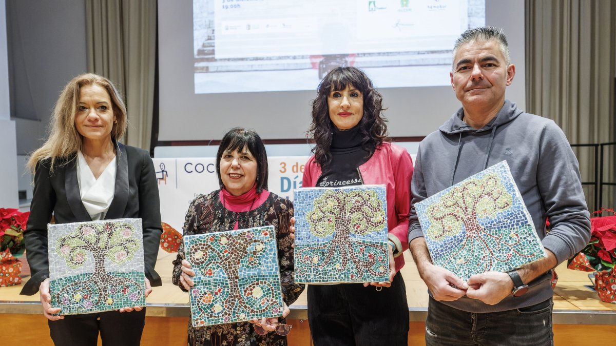 Beatriz Rodríguez, María Ángeles Martínez, Inés Sancho y Félix del Hierro en los Premios Cocemfe Burgos.