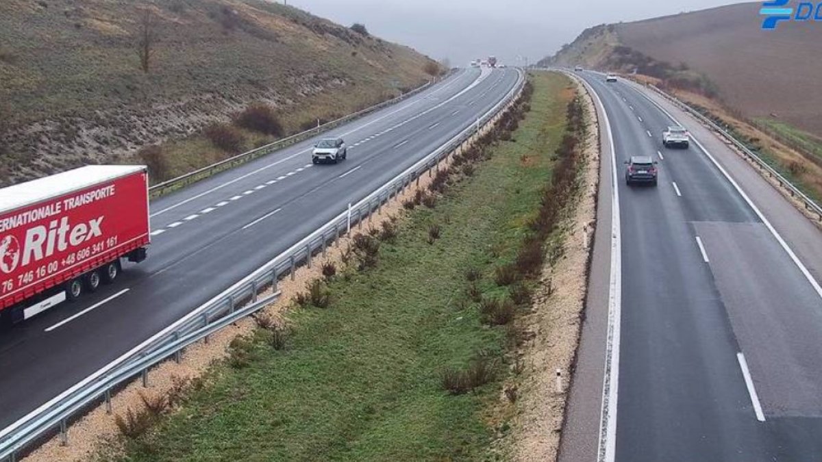 Tráfico en la antigua autopista AP-1 a la altura de Pancorbo.