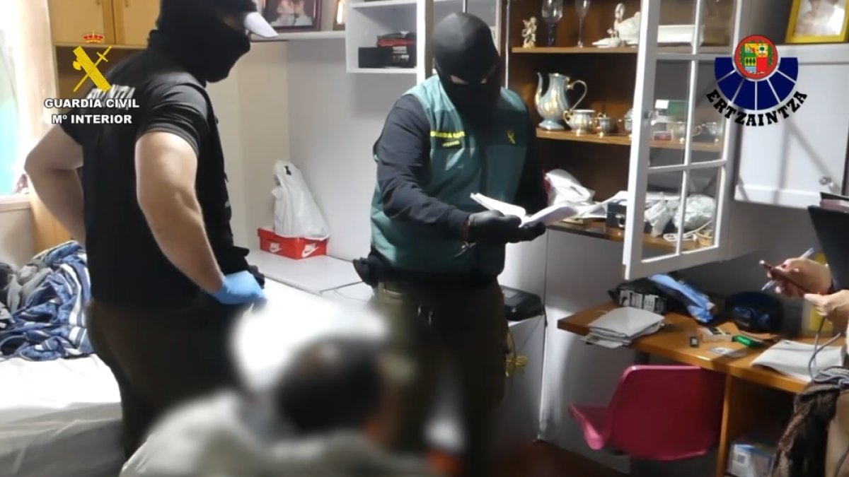 Operación conjunta de la Guardia Civil y la Ertzaintza contra el blanqueo de capitales.