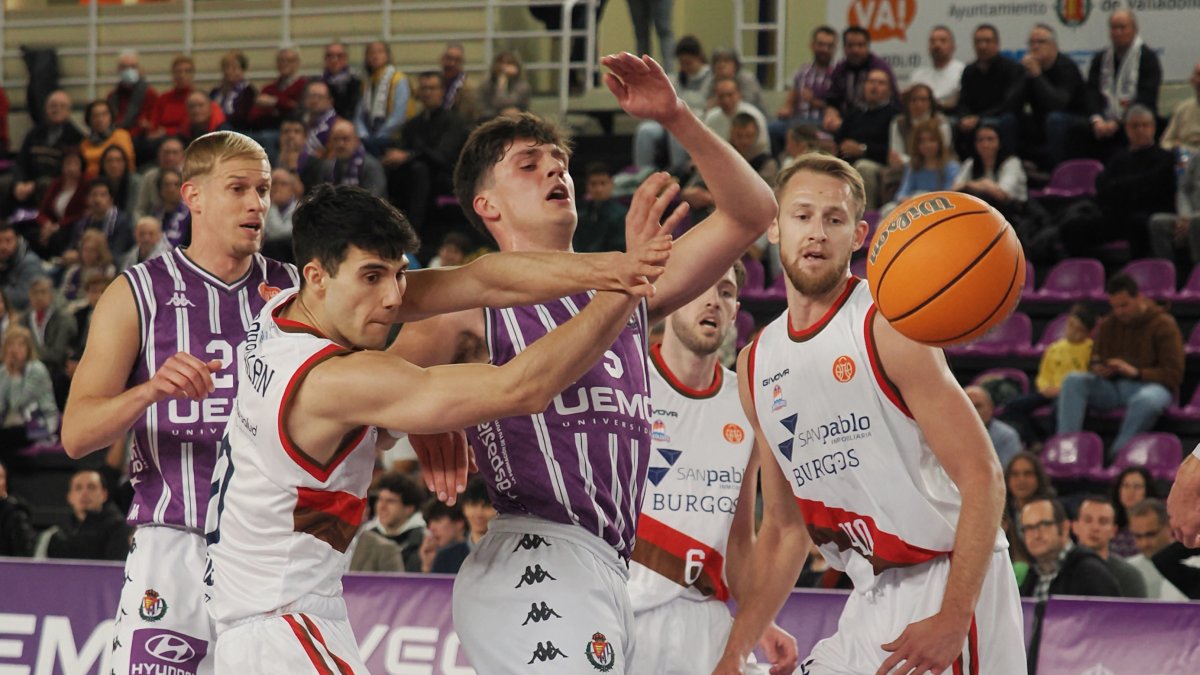 Imagen del partido entre Valladolid y Silbö San Pablo Burgos.