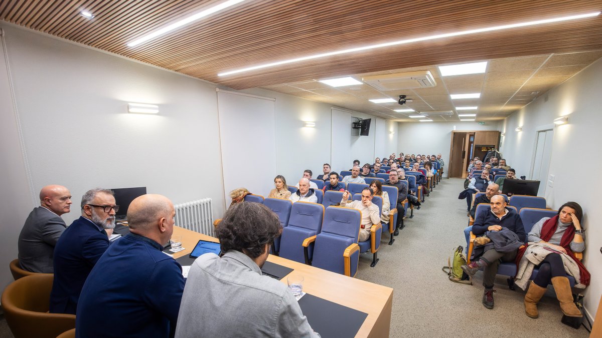 Reunión de los hosteleros de Burgos con los concejales Ángel Manzanedo y José Antonio López.