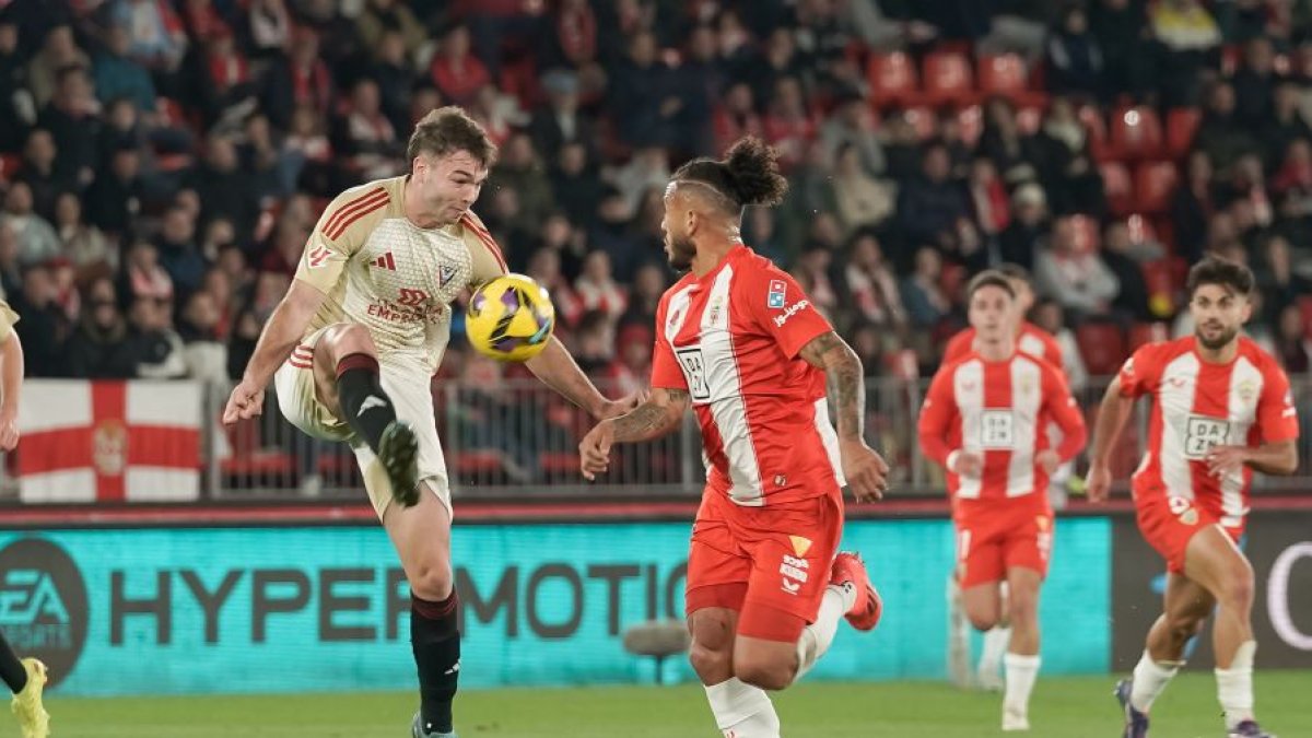 Imagen del partido entre el Almería y el Mirandés.