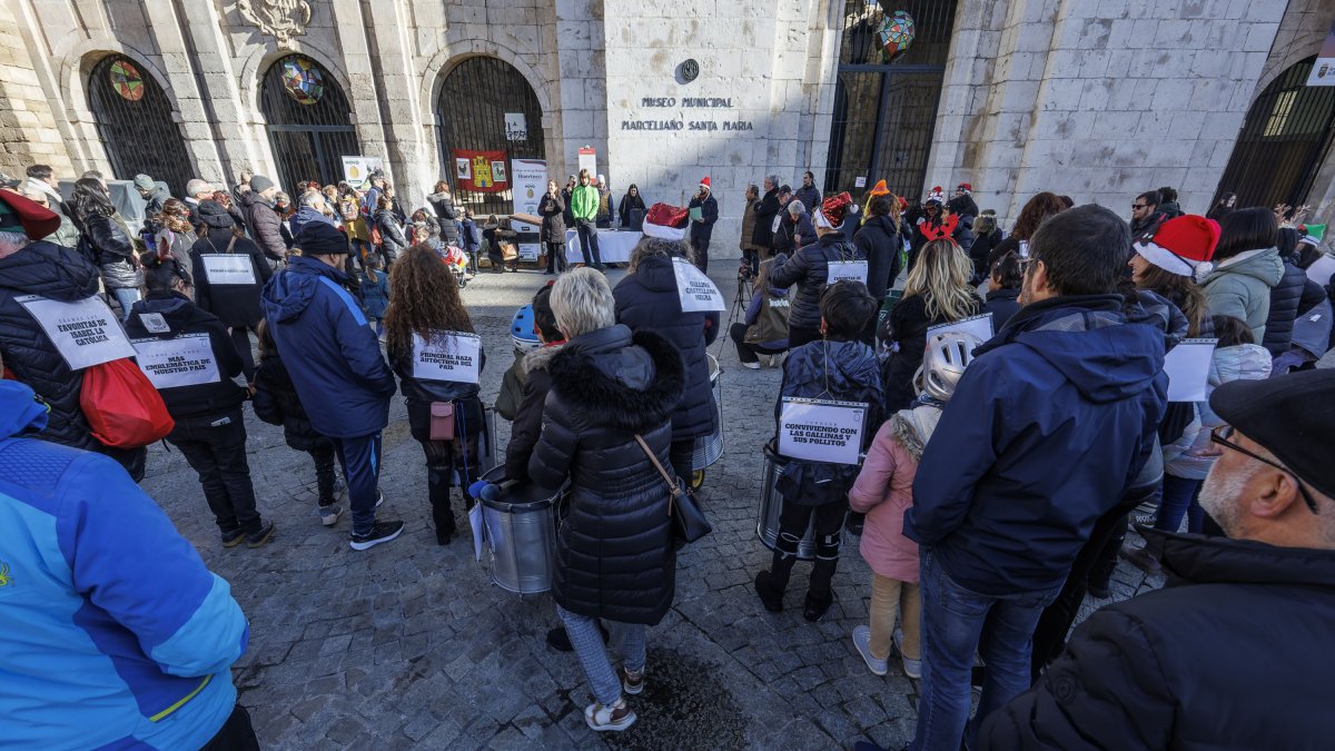 Presentación del Ecoproyecto HOVO de Huerteco para evitar la desaparición de la gallina negra castellana.