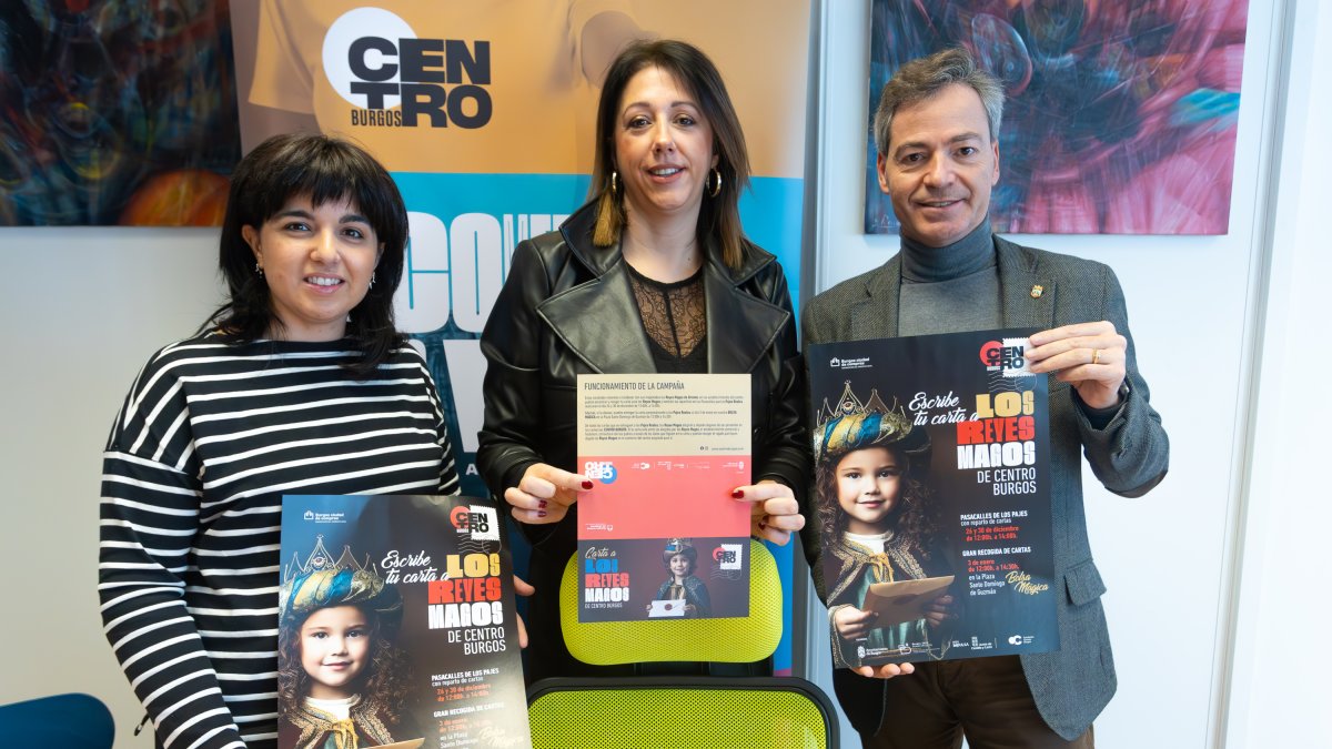 Adriana Álvarez (EASD), Patricia Gil (Centro Burgos) y el edil César Barriada.