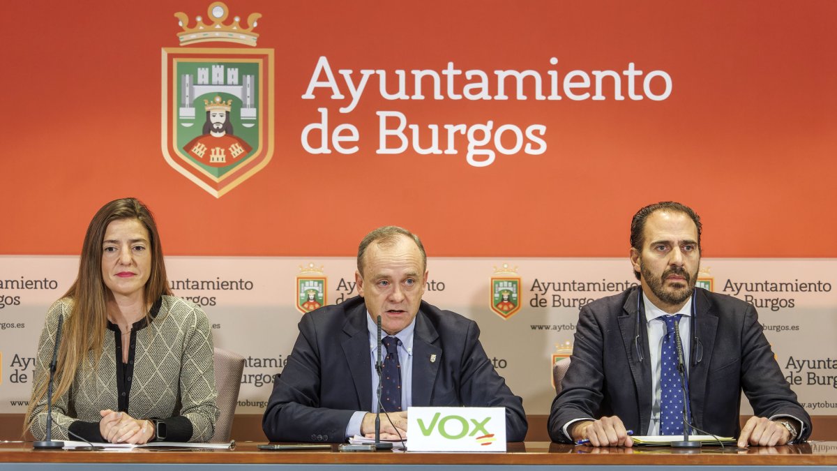 Marta Alegría, Fernando Martínez-Acitores e Ignacio Peña, en la rueda de prensa de balance de 2024.