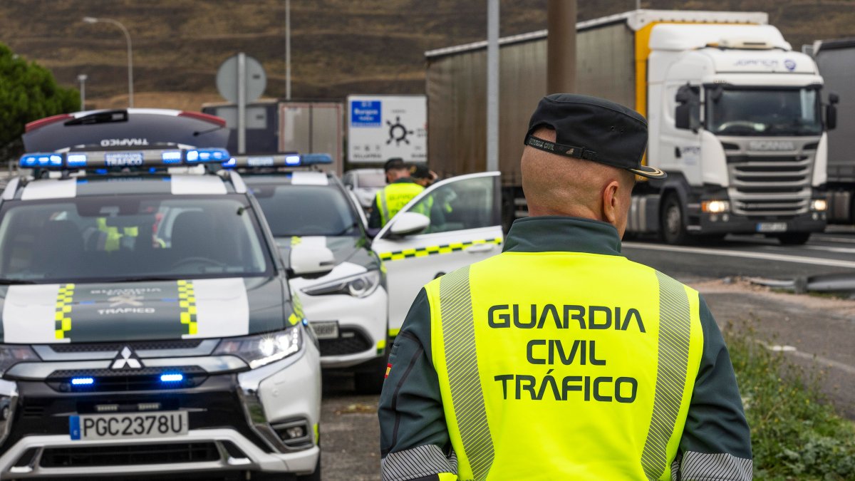 Imagen de un control de la Guardia Civil de Tráfico.