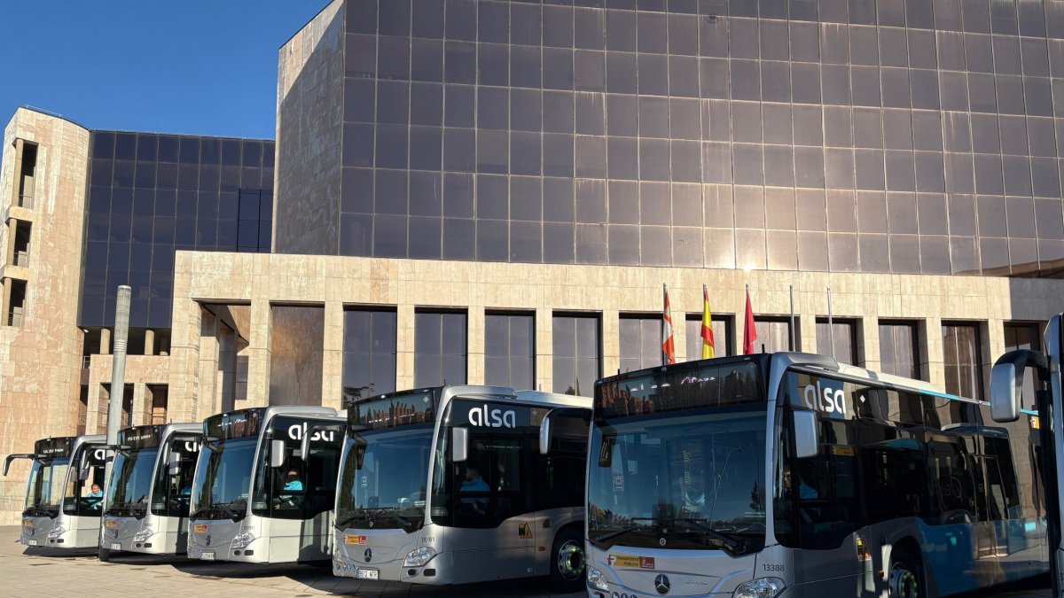 Imagen de archivo de unos autobuses.