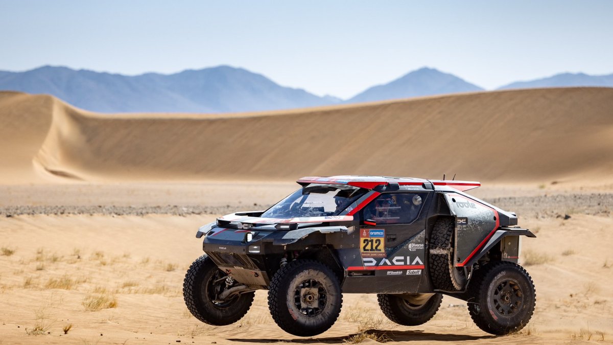 El Dacia Sandrider de Cristina Gutiérrez durante la etapa maratón.