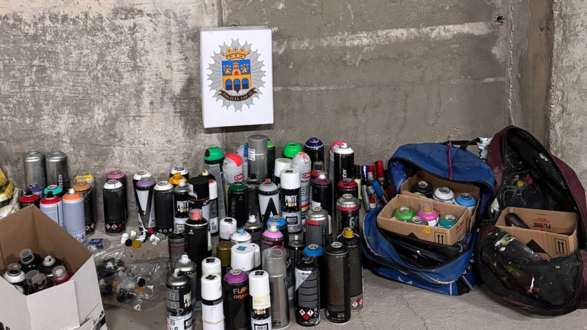 Botes de pintura incautados