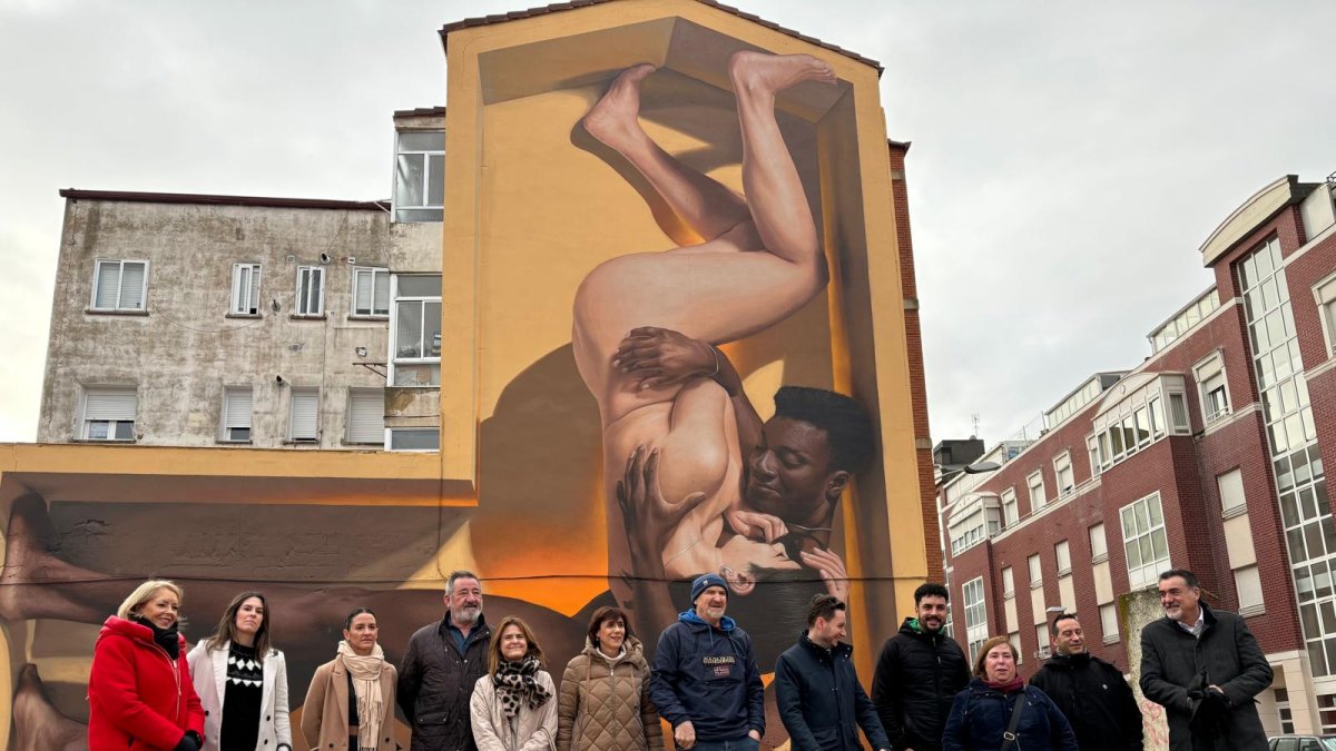 El alcalde y concejales visitan el nuevo mural de Santa Catalina
