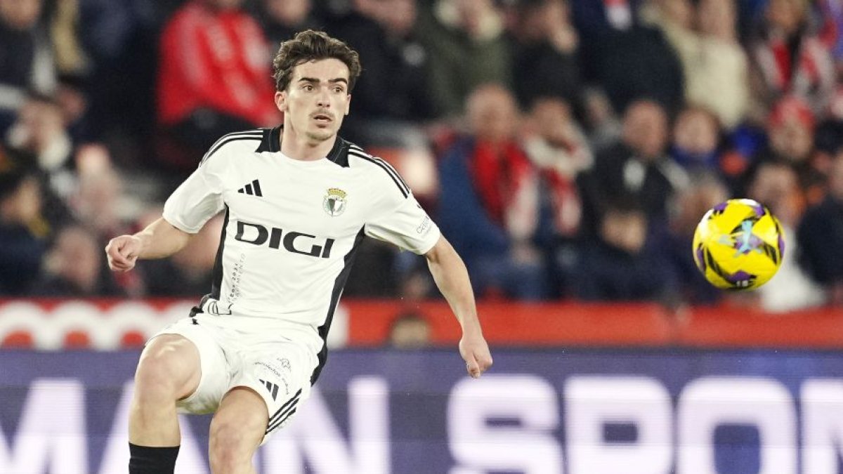 Íñigo Córdoba durante el partido contra el Granada.